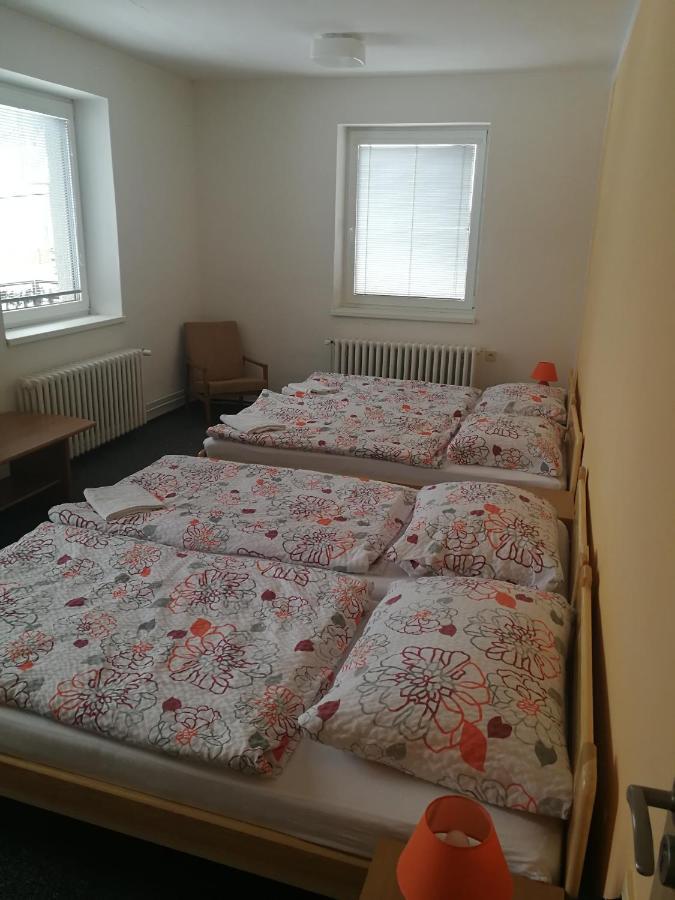 Penzion U Kluju Vestin Exterior foto