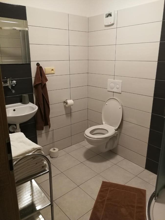 Penzion U Kluju Vestin Exterior foto